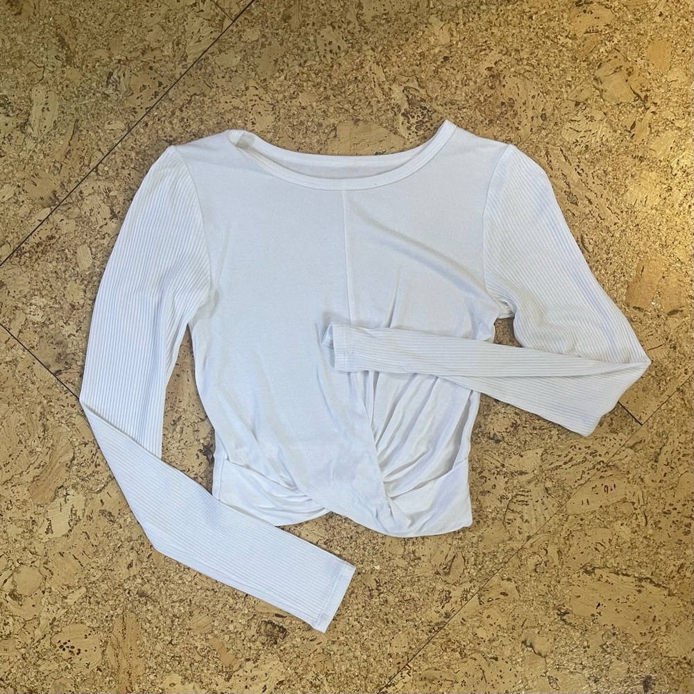 NWOT AloYoga long sleeve crop shirt